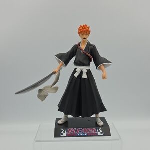 Shonen Jump Bleach Ichigo Figure Toynami w/ Base